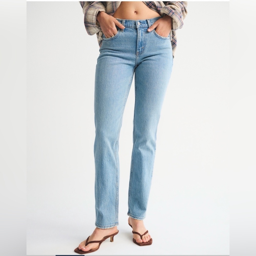 A&F Mid Rise 90s Straight Jean
